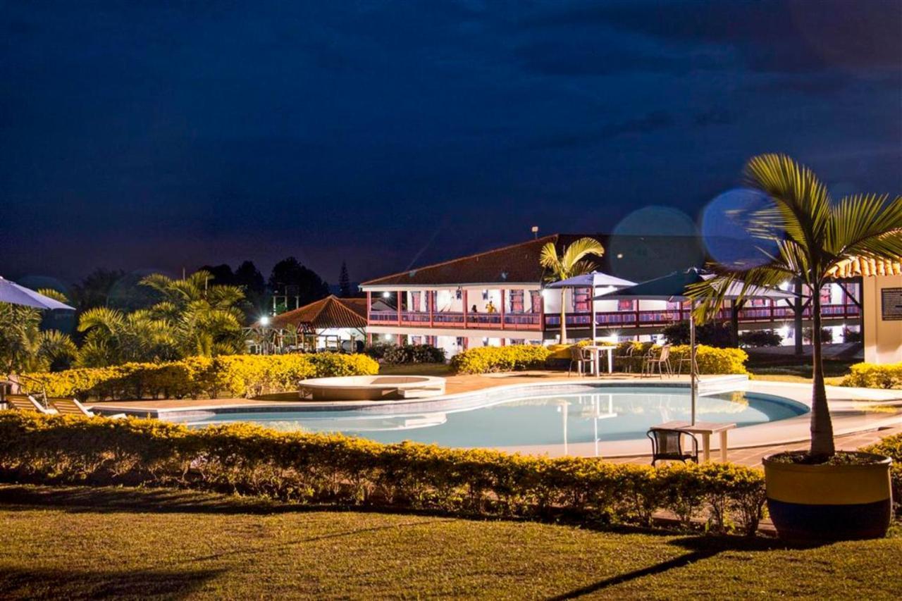 Hotel Arrayanes Del Quindio Монтенегро Экстерьер фото