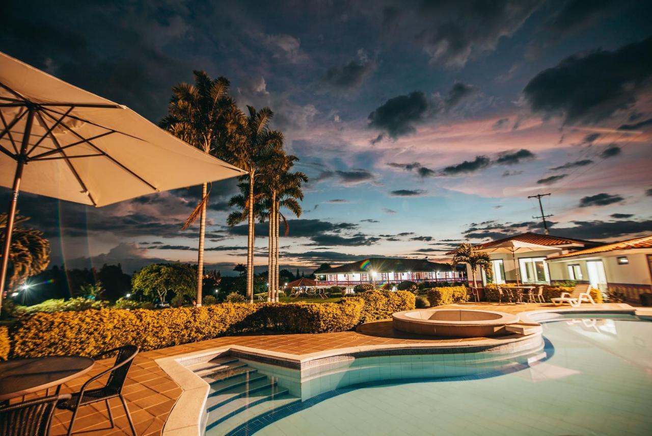 Hotel Arrayanes Del Quindio Монтенегро Экстерьер фото