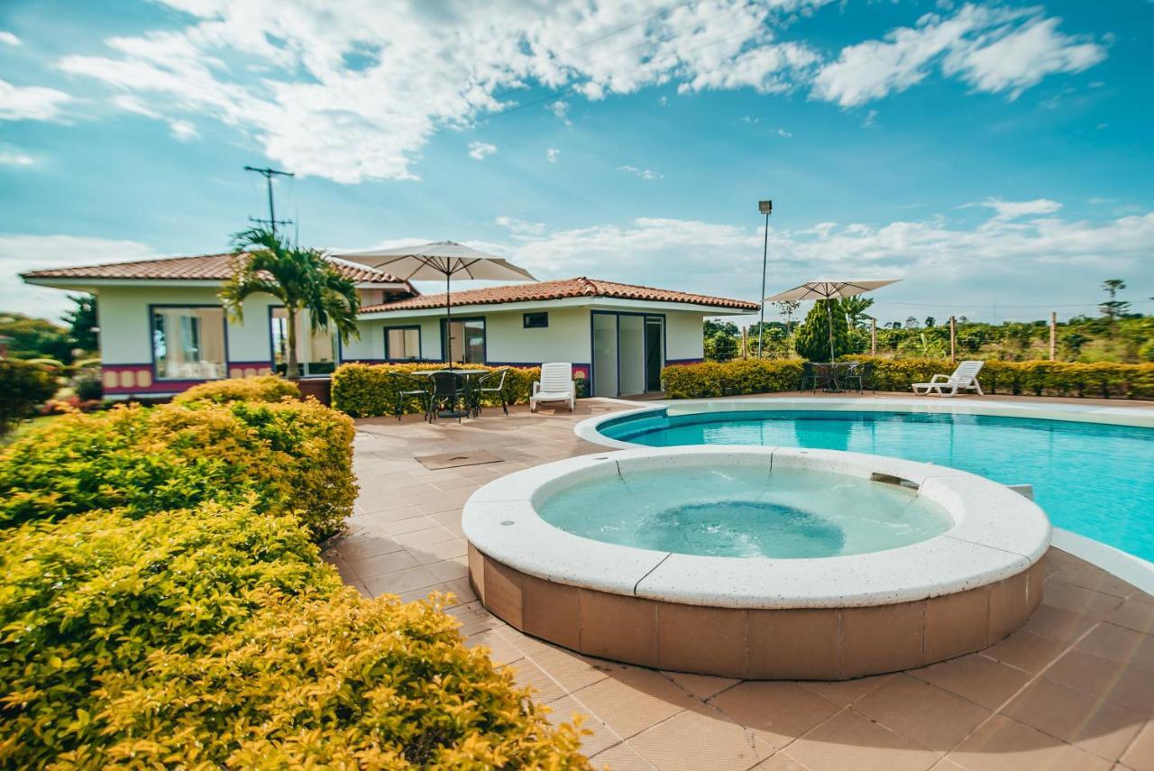 Hotel Arrayanes Del Quindio Монтенегро Экстерьер фото