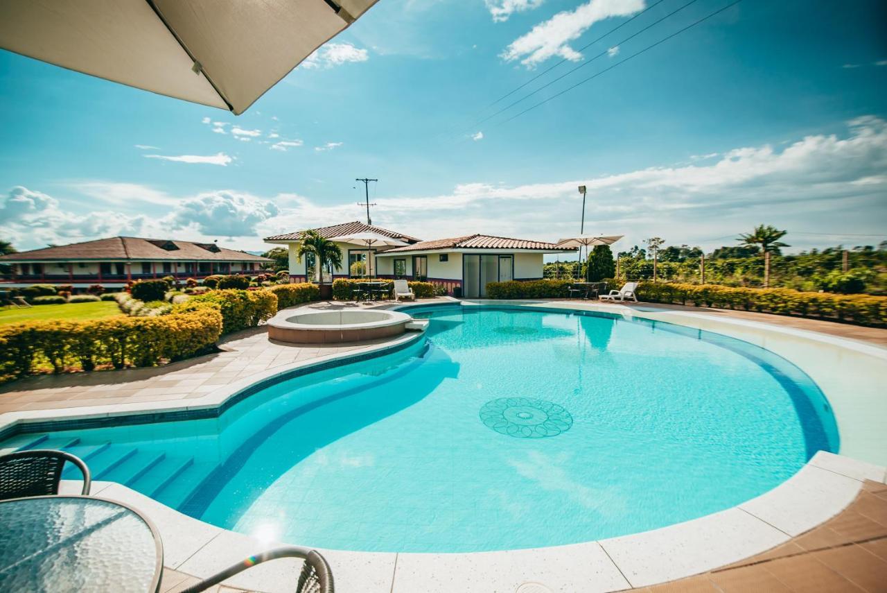 Hotel Arrayanes Del Quindio Монтенегро Экстерьер фото