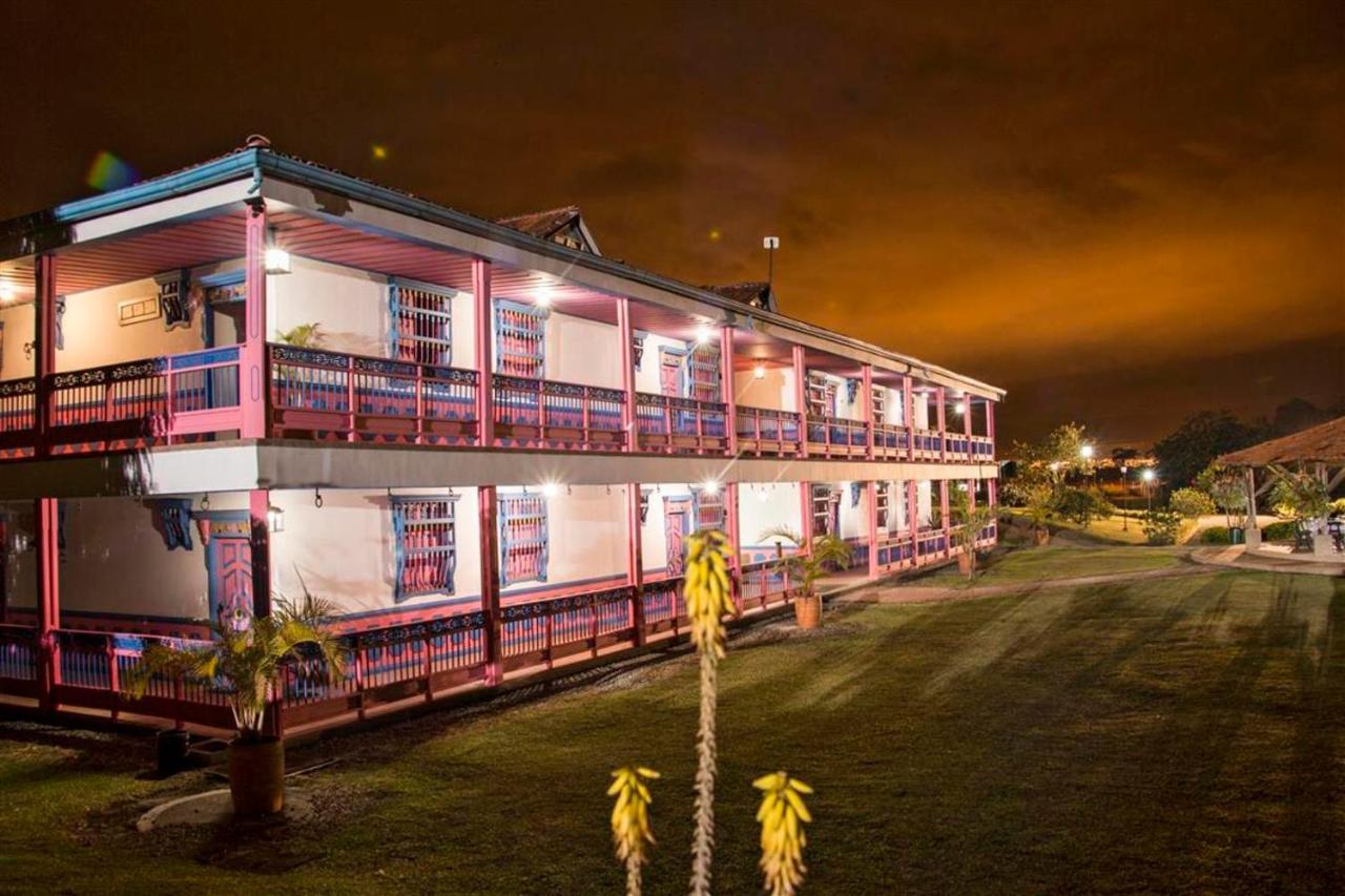 Hotel Arrayanes Del Quindio Монтенегро Экстерьер фото